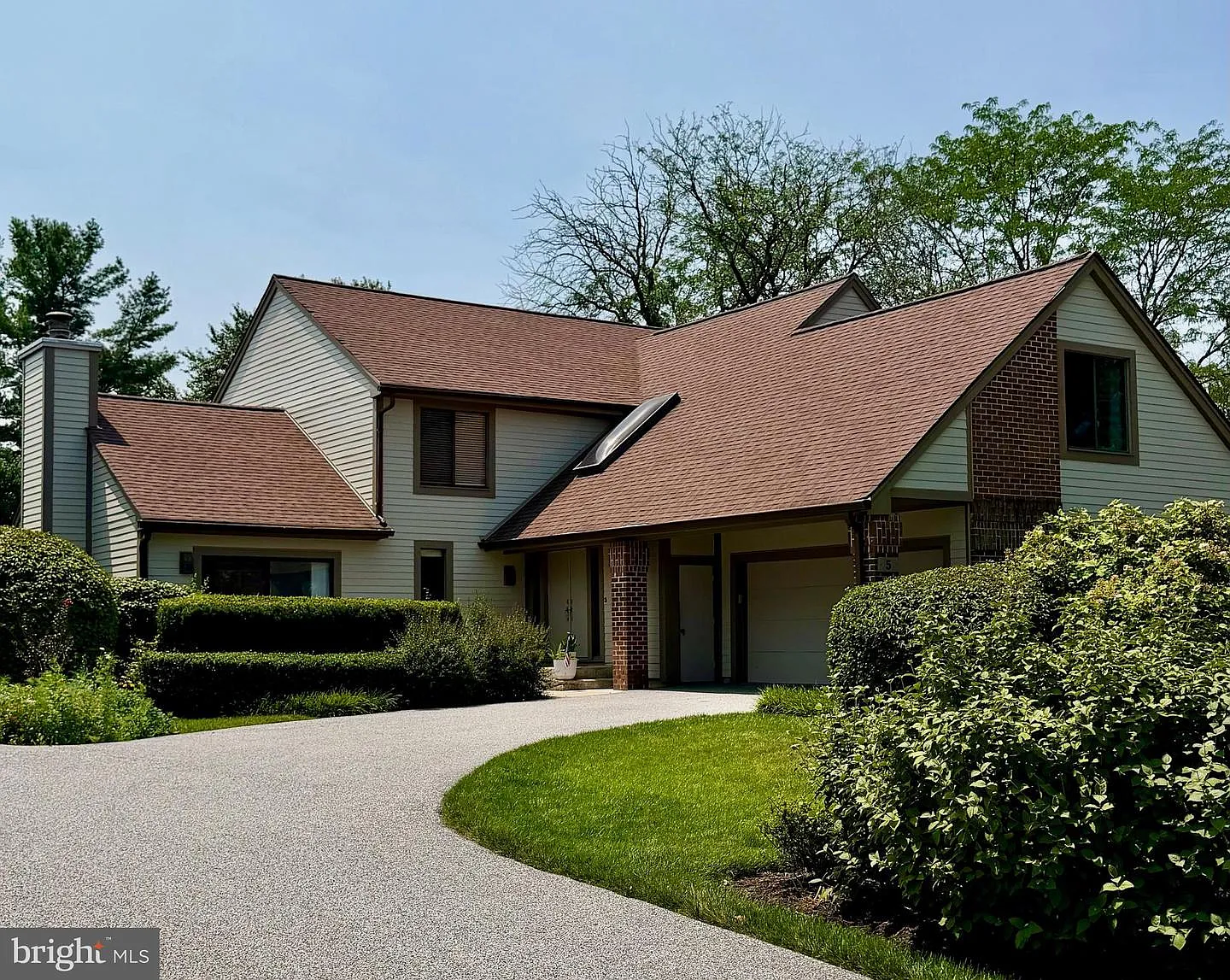 5 bed, 4.5 bath, 4624 sqft, $6,750 — Photo 1