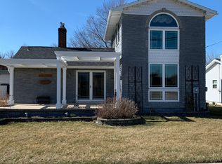 615 N Calumet Rd, Chesterton, IN 46304