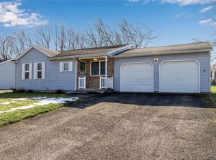 139 Raintree Ln, Hilton, NY 14468