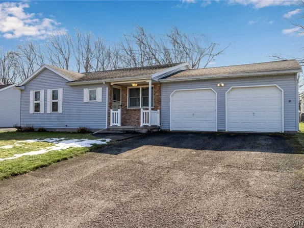 139 Raintree Ln, Hilton, NY 14468