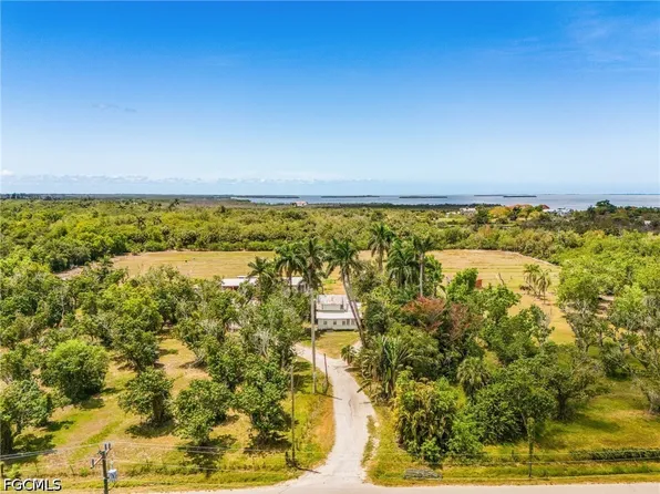 7535 Caloosa Dr, Bokeelia, FL 33922