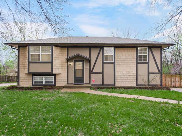 920 NE Locust Dr
