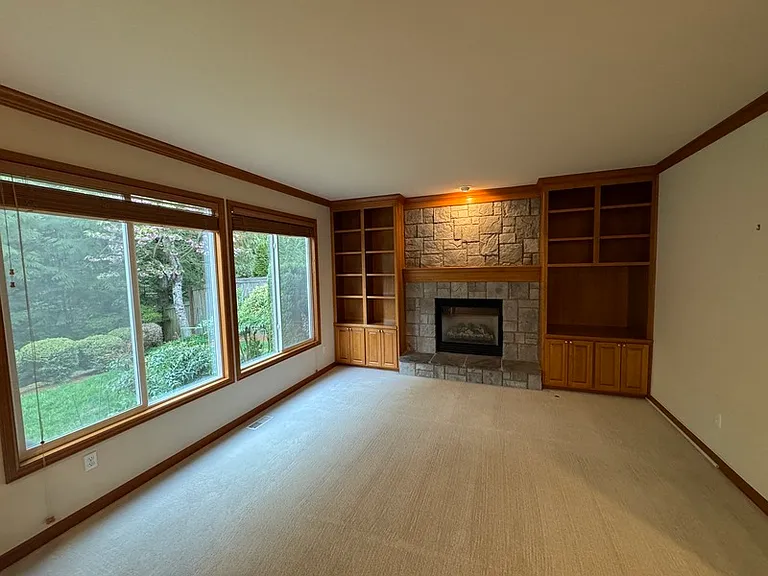 19416 NE 43rd Pl — Photo 5