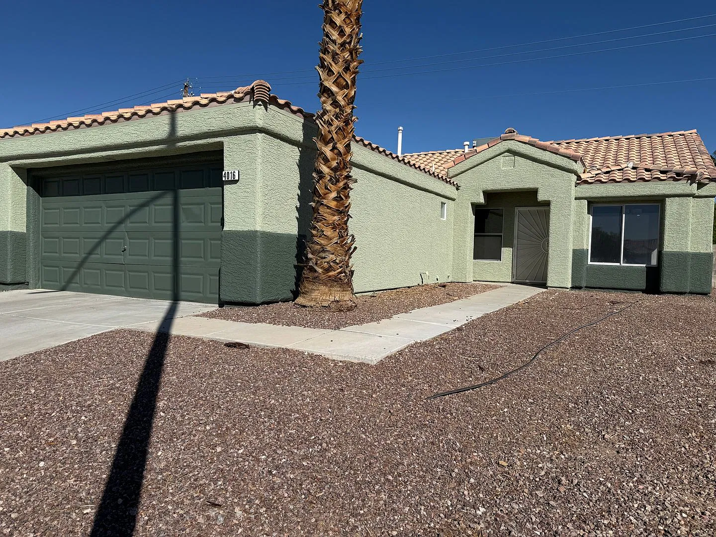 3-Bedroom Single-Story Home in Santa Fe Village — Photo 3