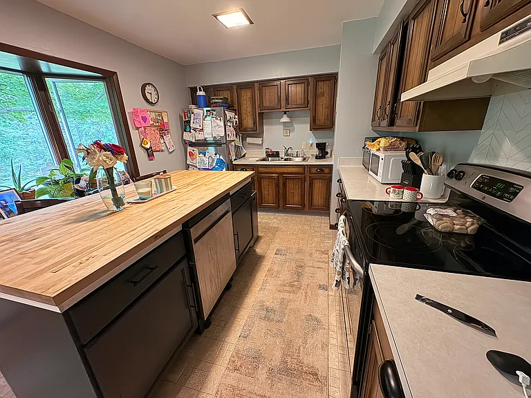5570 Victorian Way — Photo 7