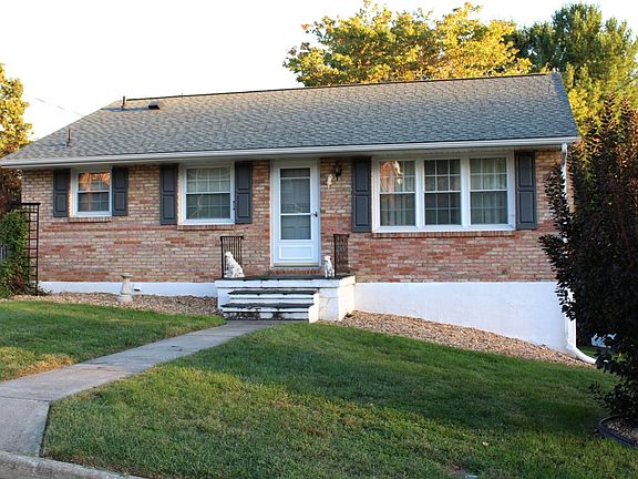 4th image of 2208 Davis St