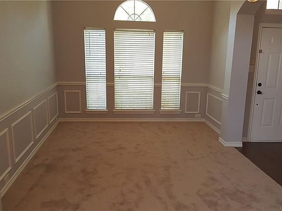 5th image of 1440 Knob Hill Dr