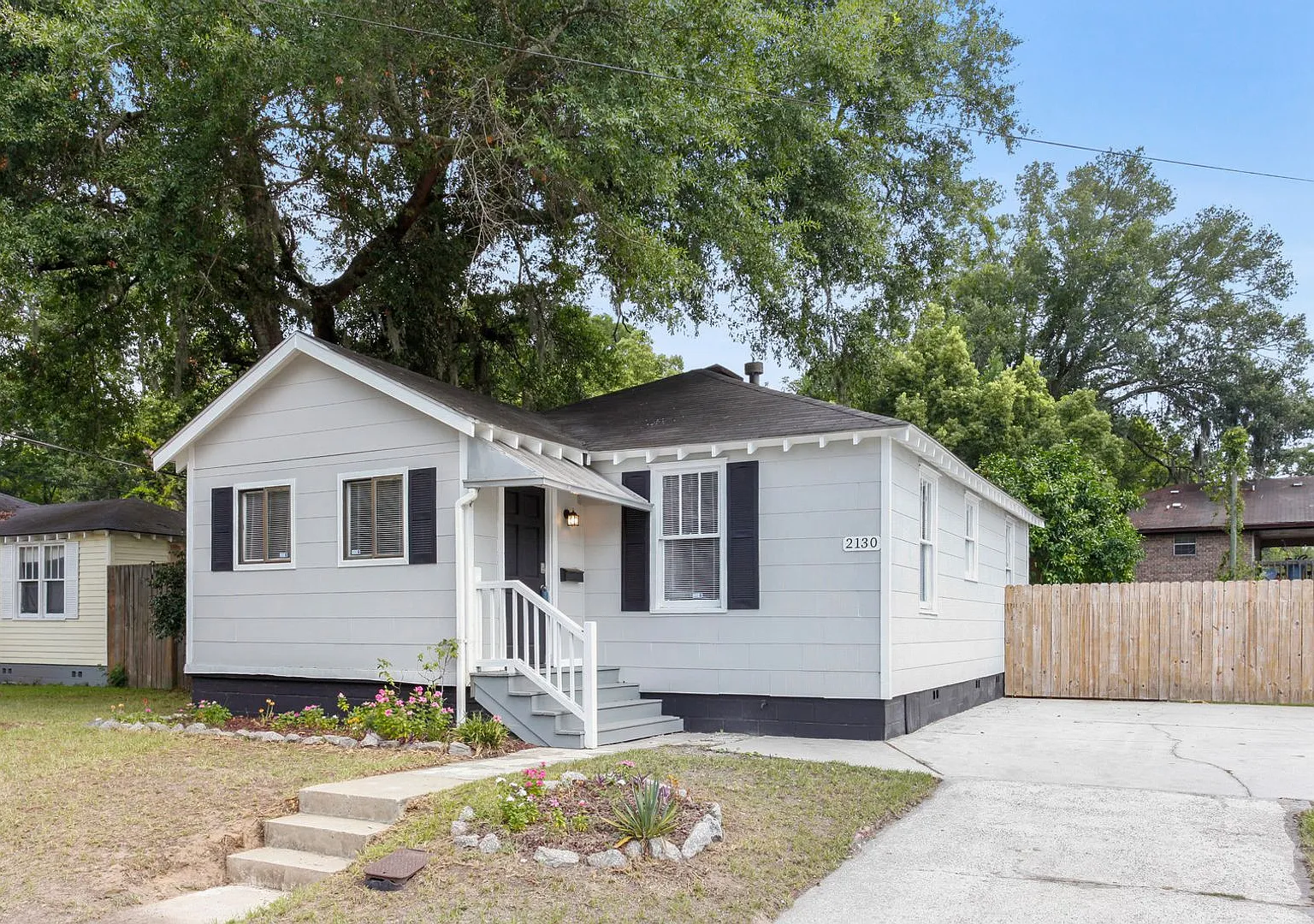 Large 3BR/1BA Eastside Savannah Home For Rent — Photo 1