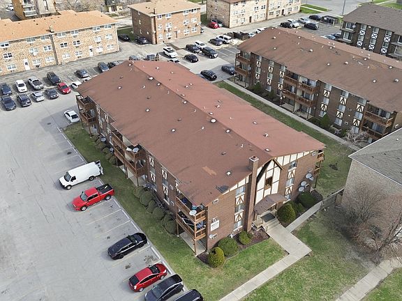 5th image of 7040 100th St #107