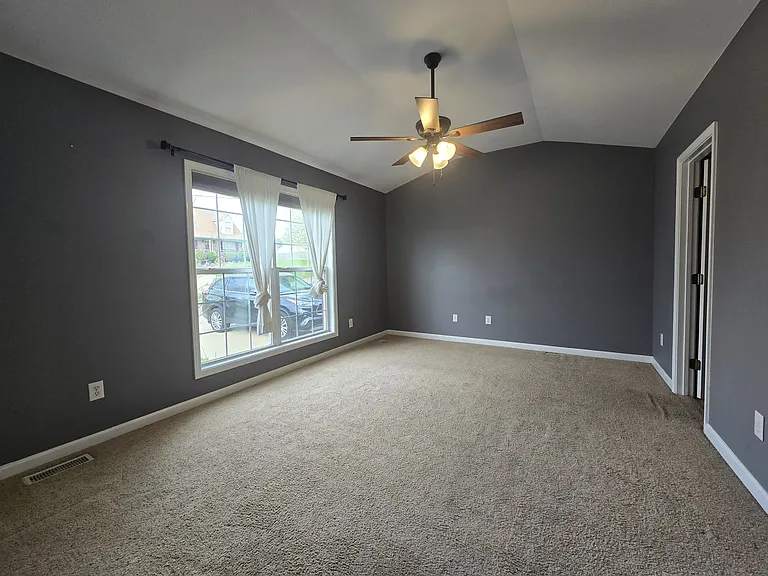 2723 Mollys Ct — Photo 5
