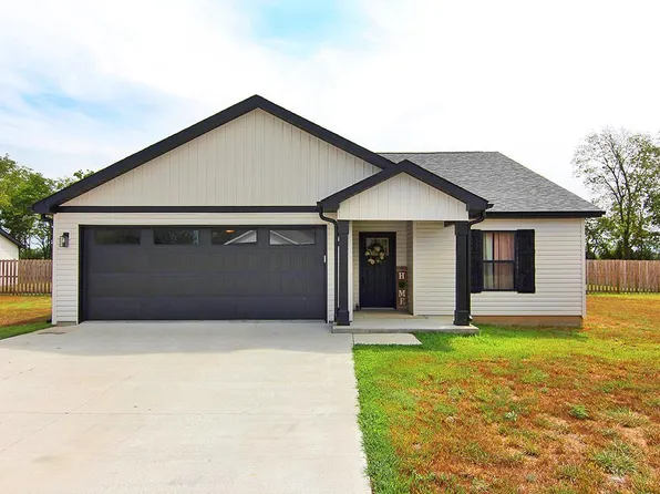 19 Perry Dr, Benton, MO 63736