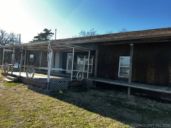 422 N Underwood, Yale, OK 74085