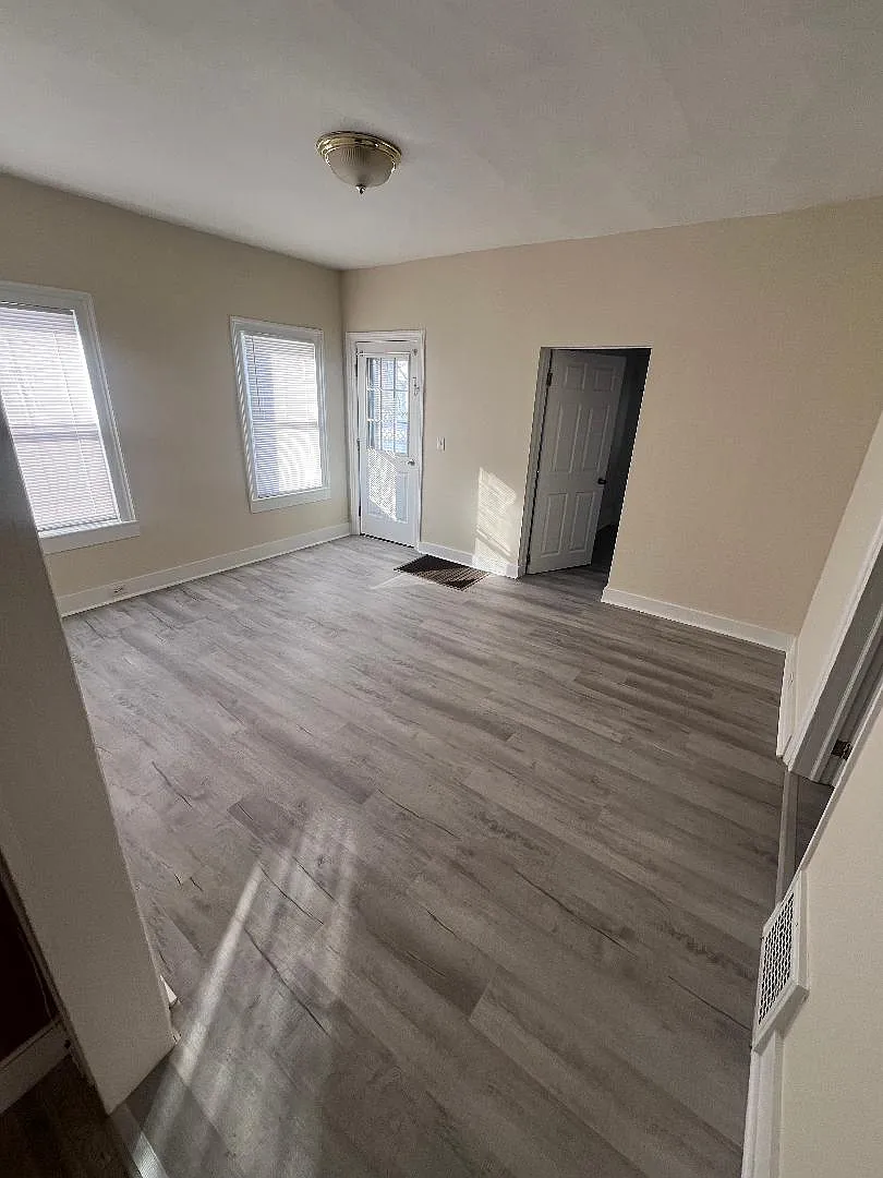 Building Photo - 434 Chenango St #1