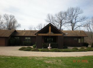 8925 Falcon Rd, Neosho, MO 64850