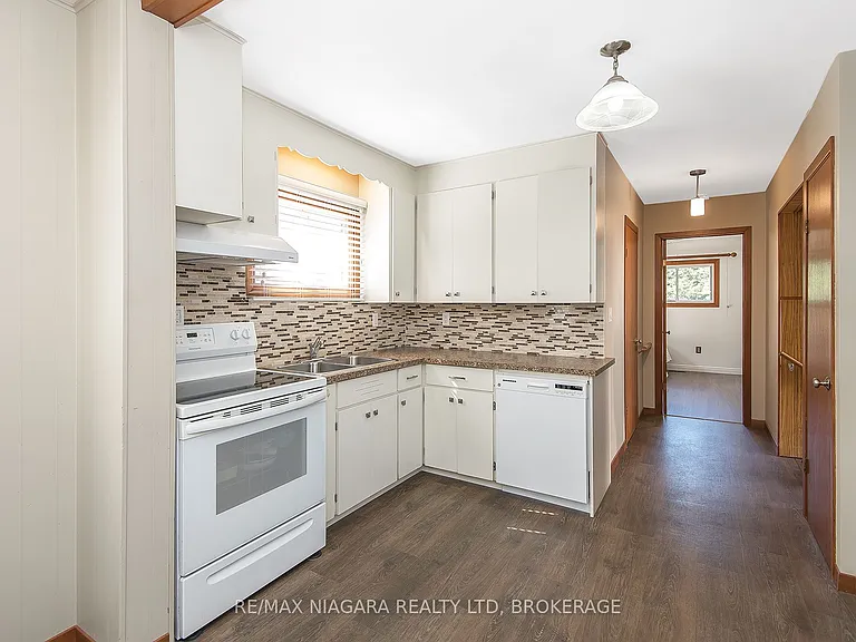 129 Adelaide St — Photo 22