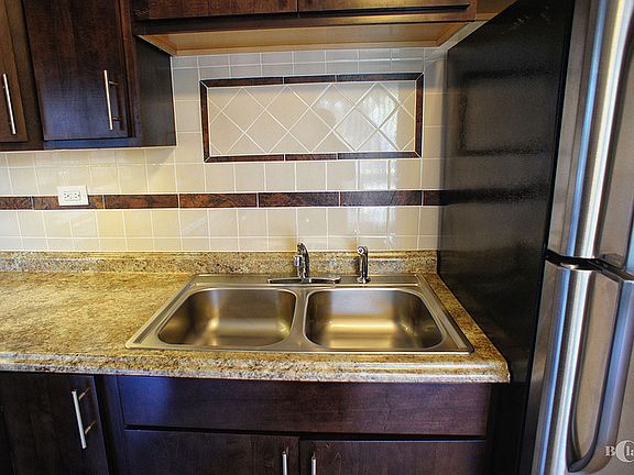 3rd image of 1024 Barberry Ln