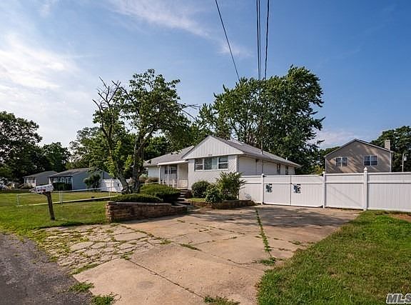 5th image of 353 40th St
