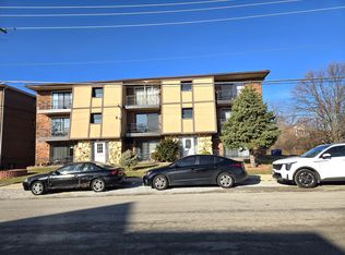 6914 W Crandall Ave APT 2M, Worth, IL 60482