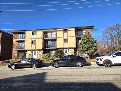 6914 W Crandall Ave APT 2M, Worth, IL, 60482