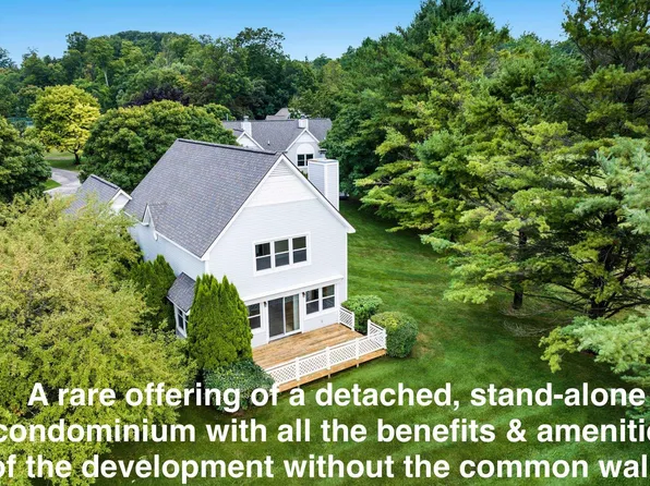 762 N Deer Path Trl #1, Suttons Bay, MI 49682