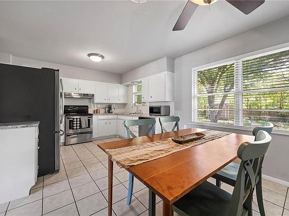 2nd image of 1824 Northcrest Dr