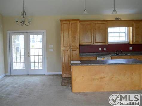 4th image of 46 Pecan St #46