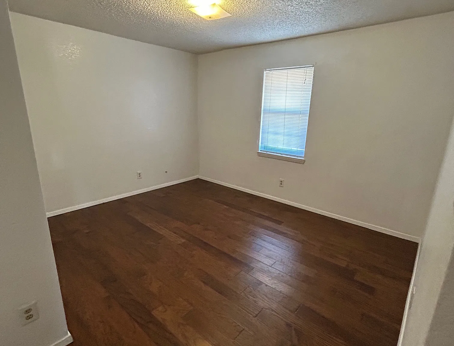 3 bed, 1425 sqft, $1,875 — Photo 2