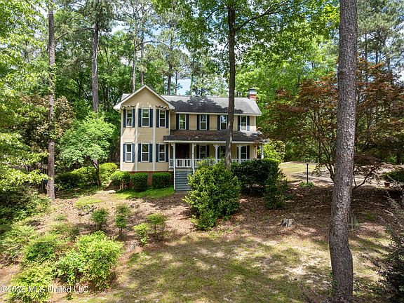 3rd image of 310 Shadow Wood Dr