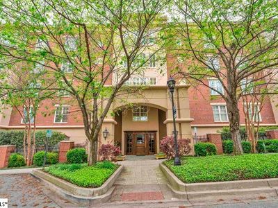 400 N Main St APT 204, Greenville, SC, 29601