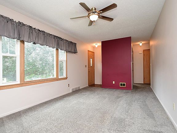 3rd image of 8625 Blondo St