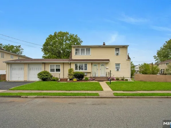43 Franklin St, Elmwood Park, NJ 07407