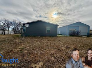120 N 7th St, Glenrock, WY 82637