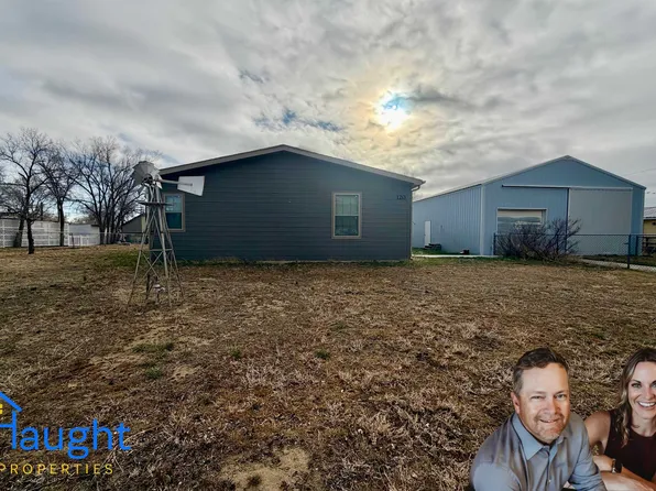 120 N 7th St, Glenrock, WY 82637