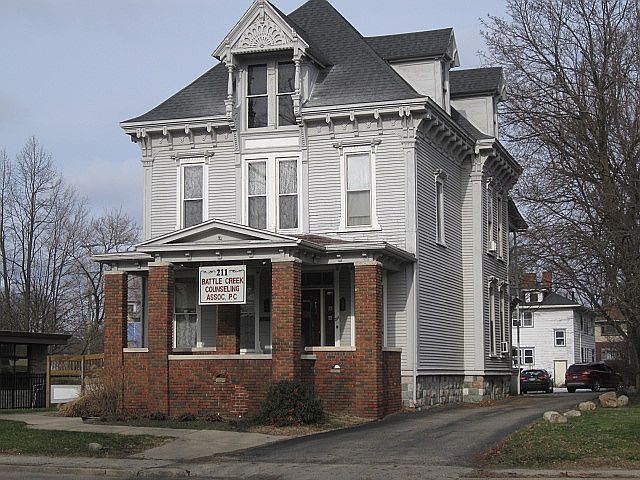 2nd image of 211 Capital Ave NE
