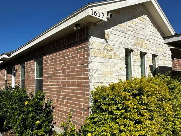 1617 W Broome St #1, Edinburg, TX 78541