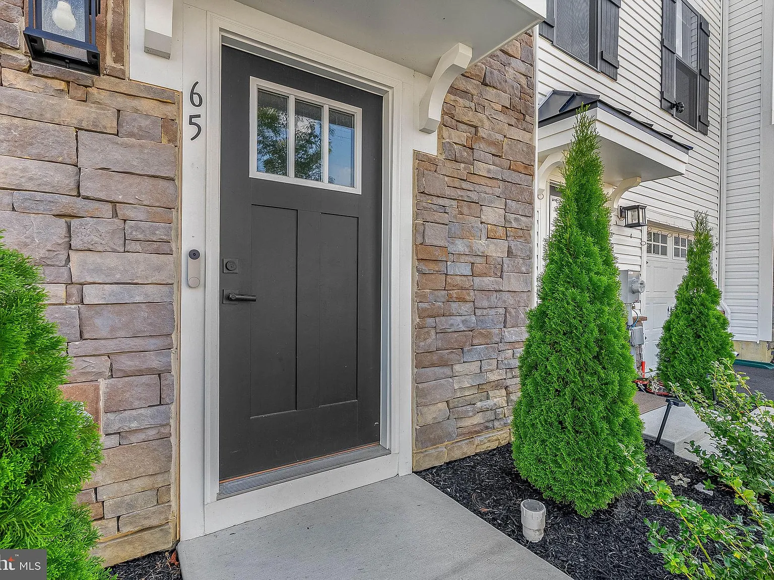 3 bed, 2.5 bath, 1960 sqft, $3,950 — Photo 4