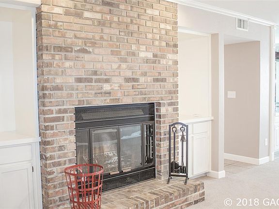 3rd image of 2926 NW 9th Pl