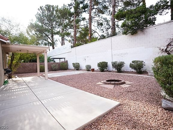 5th image of 2236 Le Conte Ave #0