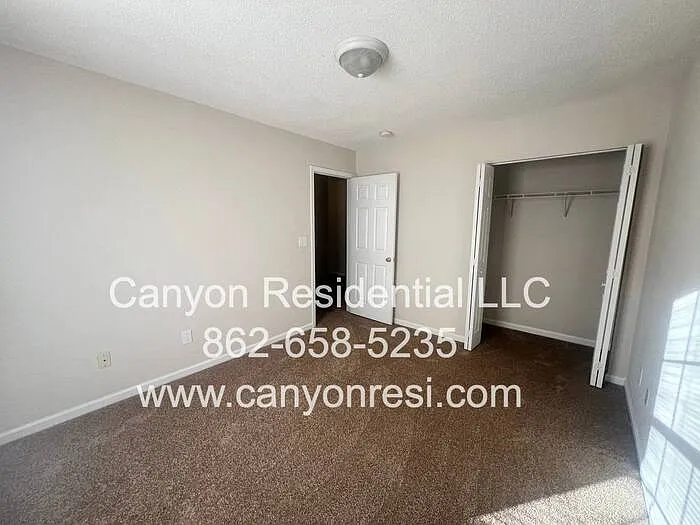 223 Julian Pond Ln — Photo 15