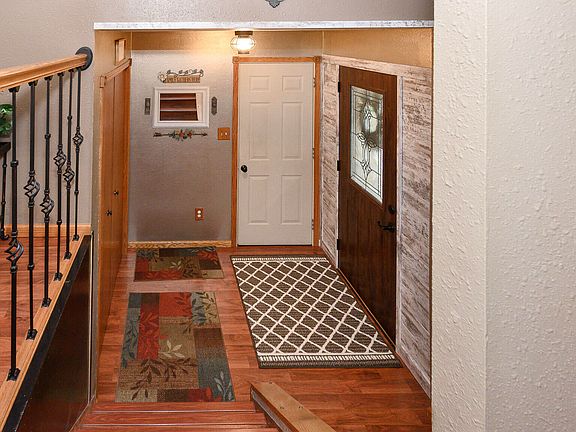 3rd image of 305 1st St SW