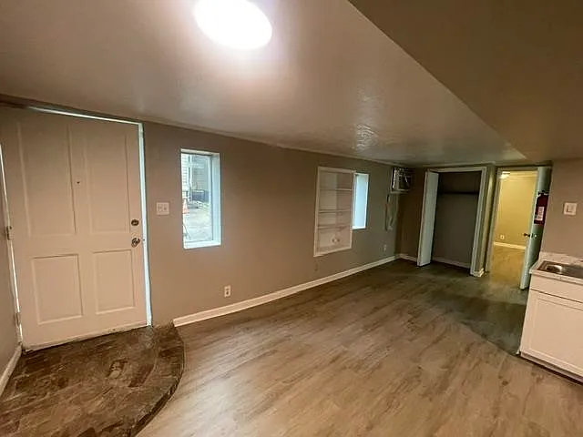 1 bed, 1.0 bath, $825 — Photo 3