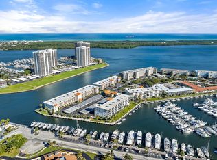 21 Yacht Club Dr APT 204, North Palm Beach, FL 33408