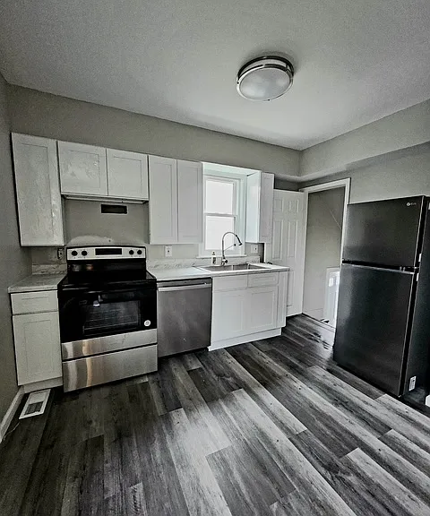 4525 Furley Ave — Photo 5