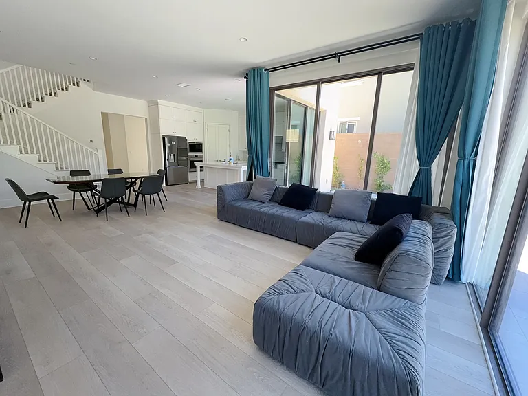 160 Statura — Photo 2