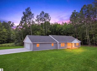 8022 W Blue Rd, Lake City, MI 49651