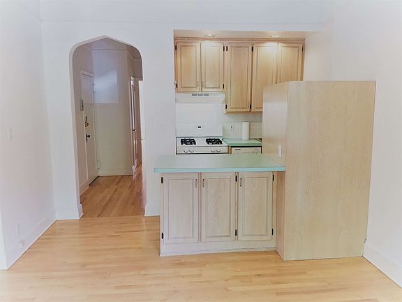 5th image of 284 Sterling Pl APT 2