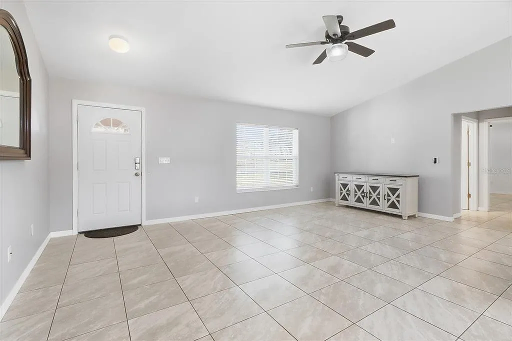 3 bed, 2.0 bath, 1515 sqft, $1,850 — Photo 2