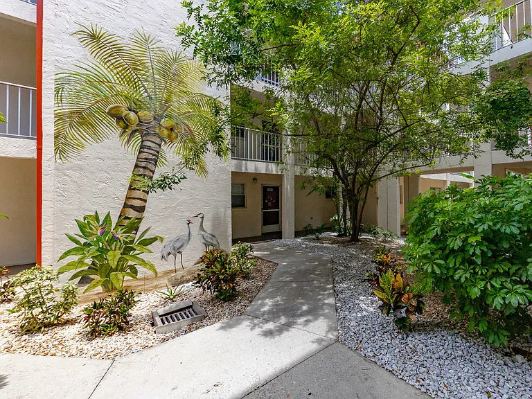 Gulf Gate Apartments — Photo 46