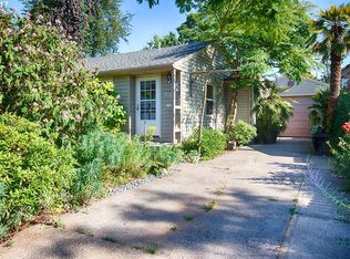 8038 SE Reedway St, Portland, OR 97206