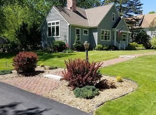 975 W Calumet Rd, River Hills, WI 53217